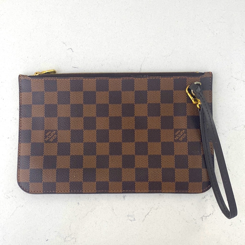 AUTHENTIC LV clutch - Barely used! - Picture 1 of 4